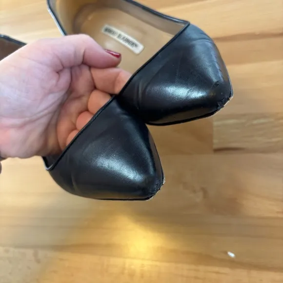 Manolo Blahnik Black Leather Women's 6.5 Closed Pointed Toe 2.5” Heels Pumps