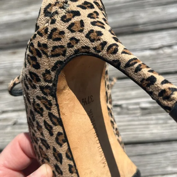 MANOLO BLAHNIKS Leopard Print Women's Shoes NEVER WORN SZ.7.5