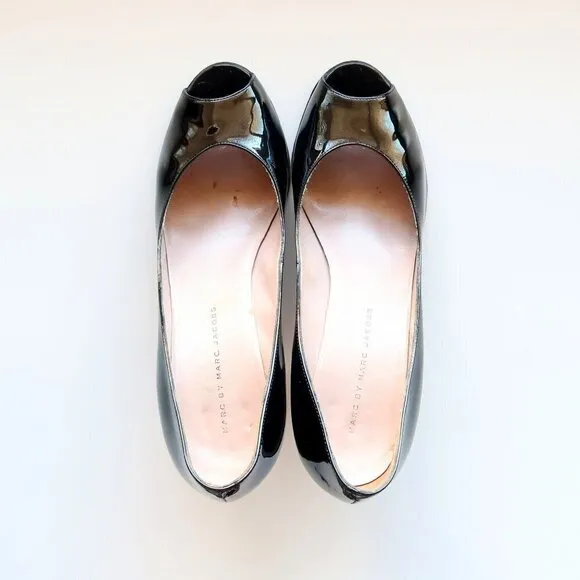 Marc Jacobs Black Patent Leather Peep Toe Heels / Pumps / Formal Dressy Shoes