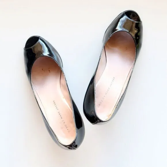 Marc Jacobs Black Patent Leather Peep Toe Heels / Pumps / Formal Dressy Shoes