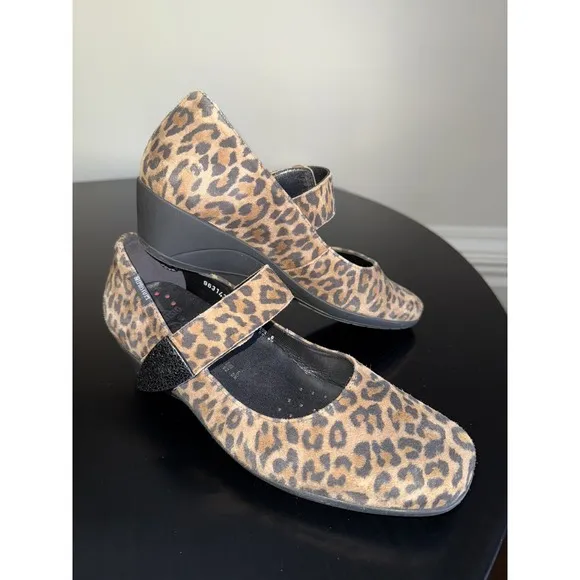MEPHISTO Kimona Mary Jane Wedge Pumps Shoes leopard Print Suede Size 8.5  8 1/2