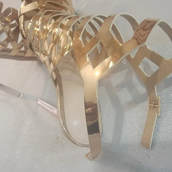 Metallic Gold Strappy Sexy Sandals/Stiletto Heels NEW!!🌟👠