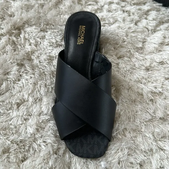 Michael Kors Black Women's Slide Sandals new ✨size 6