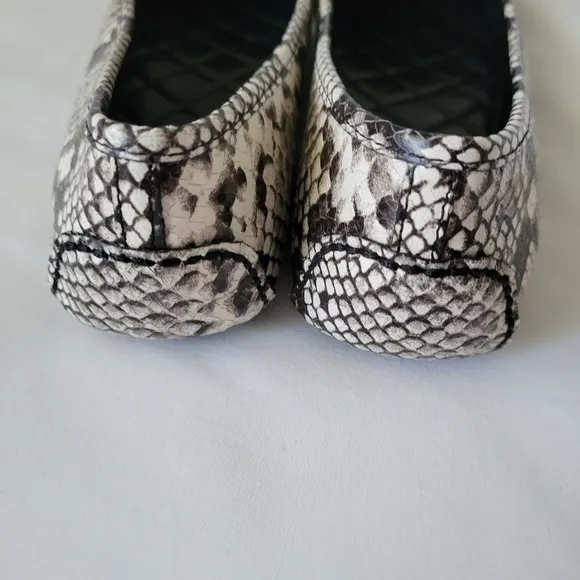 Michael Michae Kors || Size 9 Black/ White Lillie Mocassin Leather Shoes