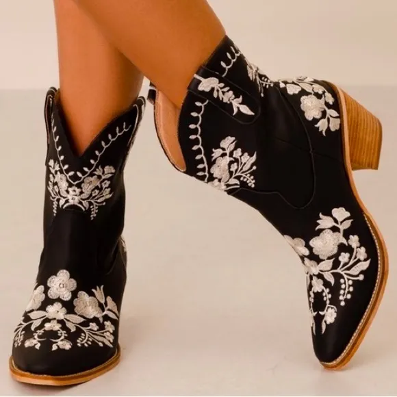 MIIM CAROLINE Black Faux Leather Embroidered Western Heeled Cowboy Booties 6
