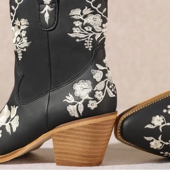 MIIM CAROLINE Black Faux Leather Embroidered Western Heeled Cowboy Booties 6