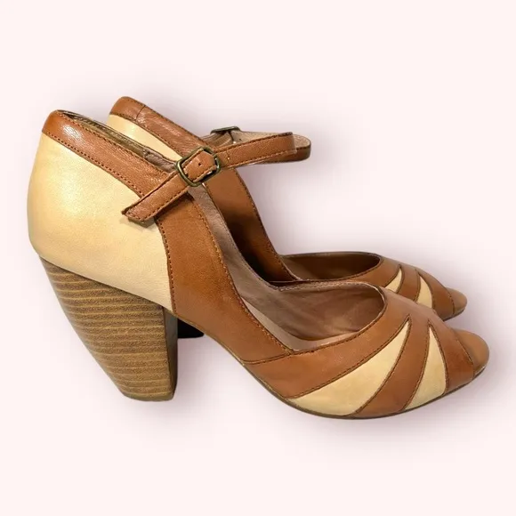 MIZ MOOZ Weatherly Tan and Cream Peep-Toe Vintage Style Stacked Heels Size 8