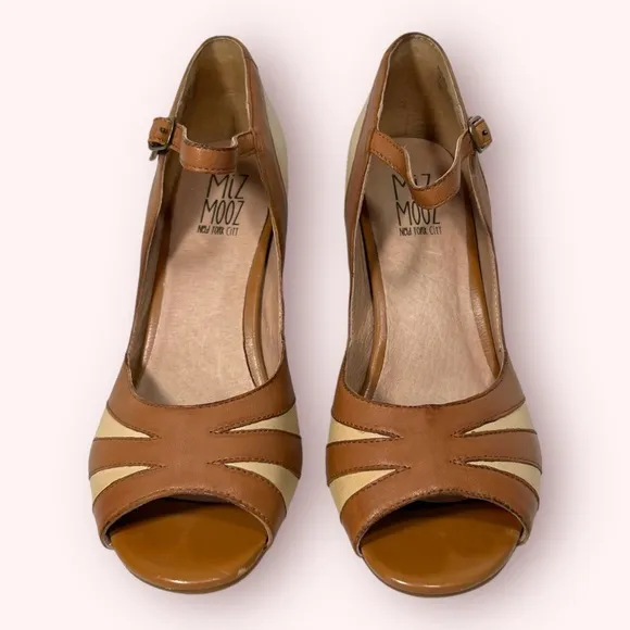MIZ MOOZ Weatherly Tan and Cream Peep-Toe Vintage Style Stacked Heels Size 8