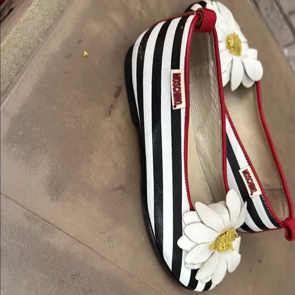 Moschino Black and White Dress Shoes with Daisy Design size 31 made in Italy