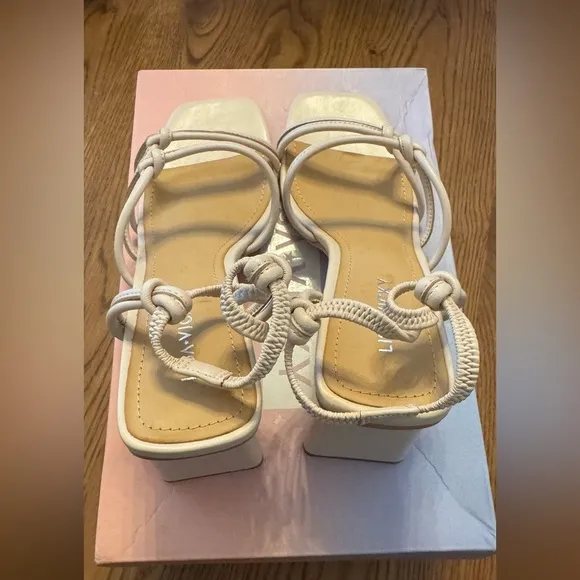 MWT Lisa Vick Elegant Cream Strappy Block Heel Sandals size 8.5