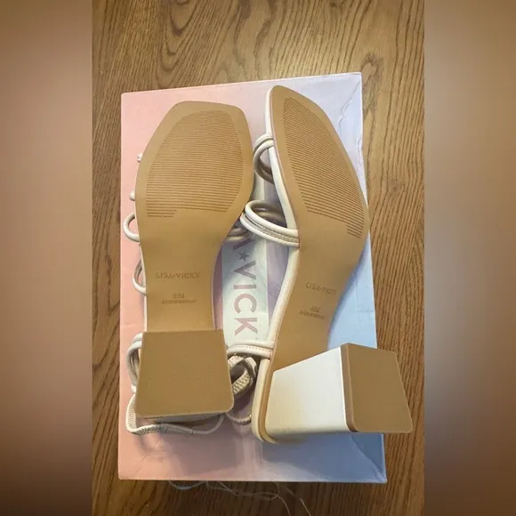 MWT Lisa Vick Elegant Cream Strappy Block Heel Sandals size 8.5