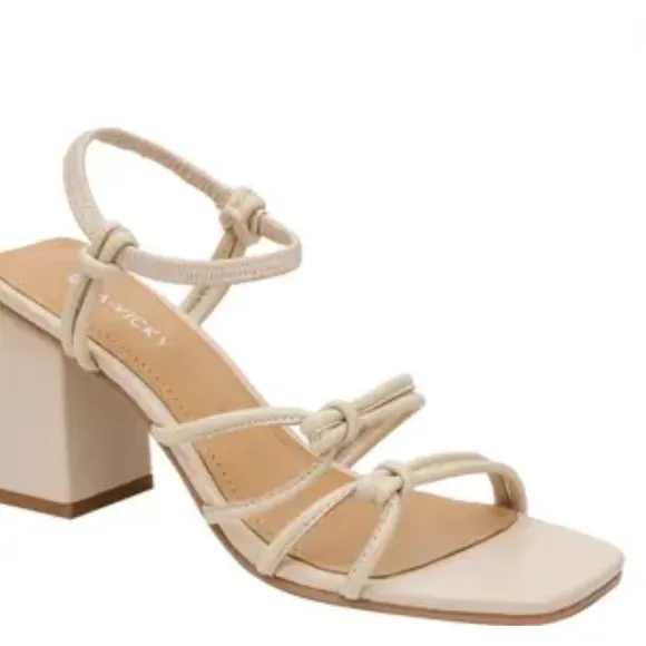 MWT Lisa Vick Elegant Cream Strappy Block Heel Sandals size 8.5