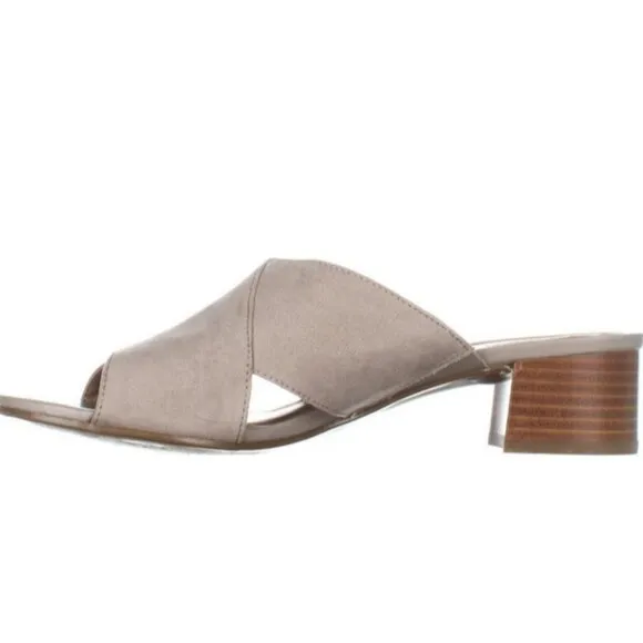 Naturalizer Arielle Sandals Shoes Grey Fabric, 8.5 US / 38.5 EU NEW IN BOX _