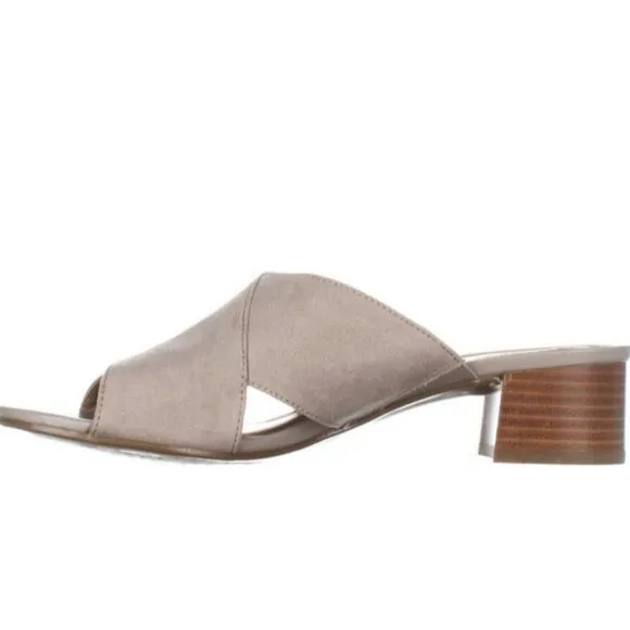 Naturalizer Arielle Sandals Shoes Grey Fabric, 8.5 US / 38.5 EU NEW IN BOX _