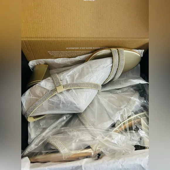 Naturalizer Vanessa2 Strappy Sandals in Champagne Women's Size 11N New in Box