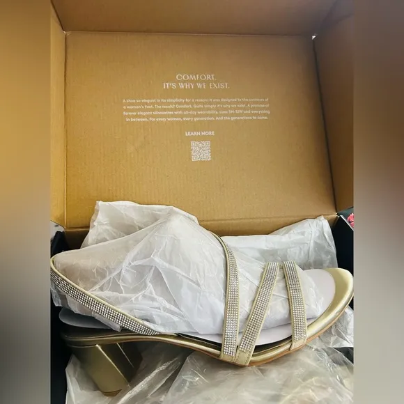 Naturalizer Vanessa2 Strappy Sandals in Champagne Women's Size 11N New in Box