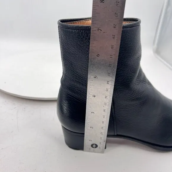 Neiman Marcus Gravati Women Size 7M Black Leather Side Zip Low Heel Ankle Boot