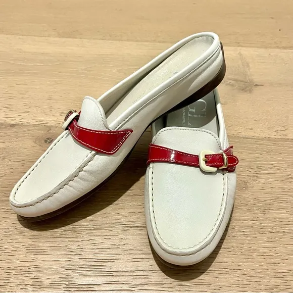 New AGL Elegant Cream and Fushia Women's Leather Loafers