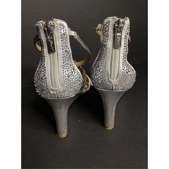 New. Badgley Mischka jeweled shoes. Size 6. Retails $240