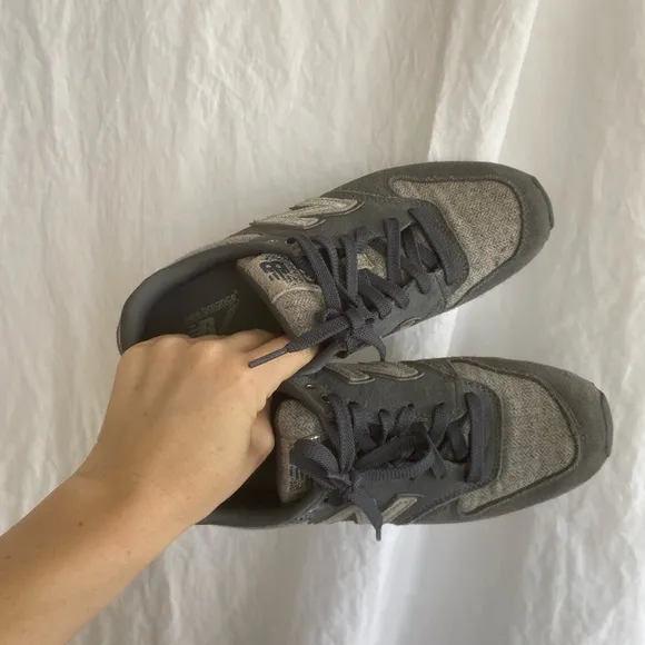 New Balance 696 Gray Herringbone RARE Limited Edition Size 8