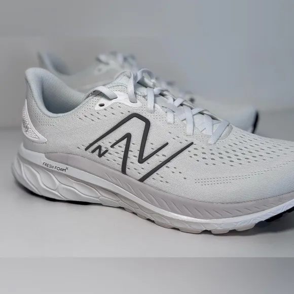NEW BALANCE Men’s Fresh Foam Sneakers White Grey Size 10