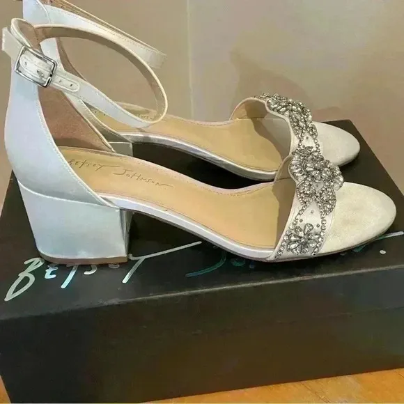 New in Box! Betsey Johnson Women's Mel Block Heel Evening Sandals Size 9