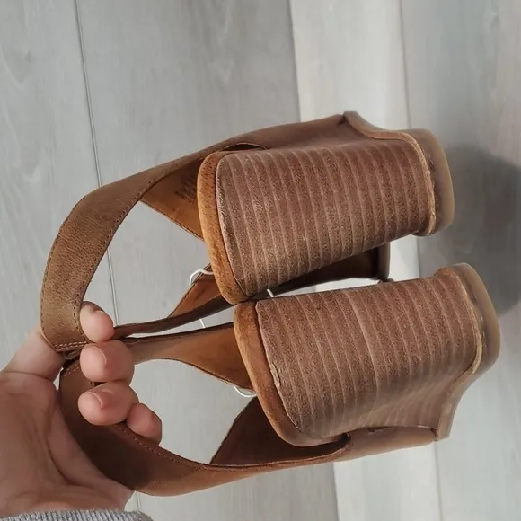 NEW Lucky Brand Womens Lordyn Open Toe Leather Wedge Ankle Shoes sz 10