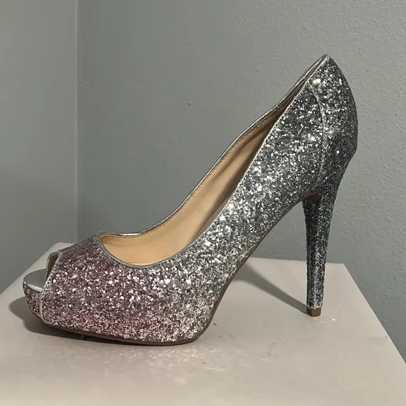 NEW MARC FISHER HARPYLY Bedazzled GLITTERY SPARKLING Silver Ombré HEELS