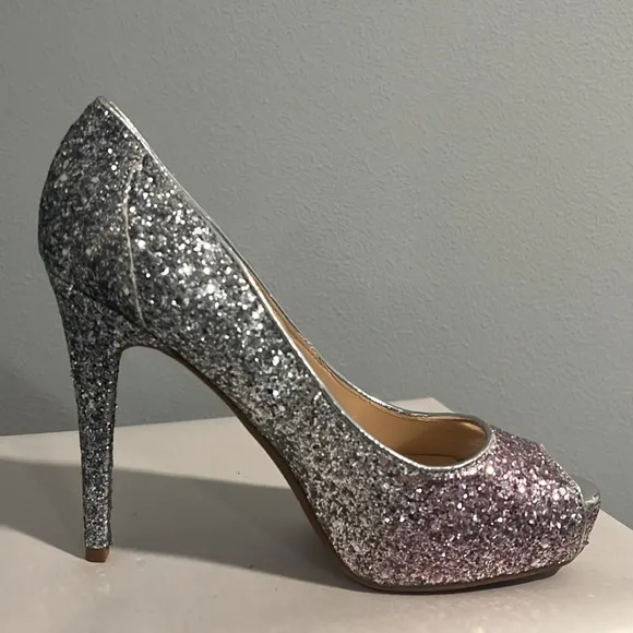 NEW MARC FISHER HARPYLY Bedazzled GLITTERY SPARKLING Silver Ombré HEELS