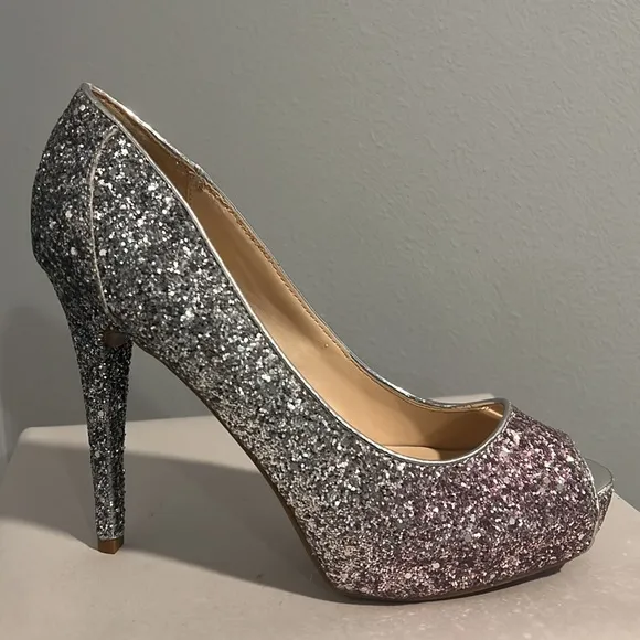 NEW MARC FISHER HARPYLY Bedazzled GLITTERY SPARKLING Silver Ombré HEELS