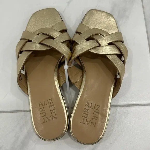NEW! Naturalizer Dark Gold Ashford Open Toe Flat Sandals - Size 5.5