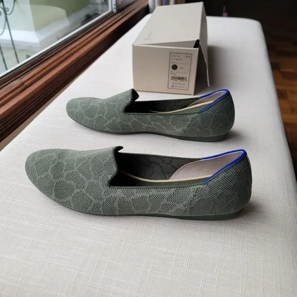 New! Rothy's sz 11 The Loafer Safari Green Flats Shoes New in box, Never worn