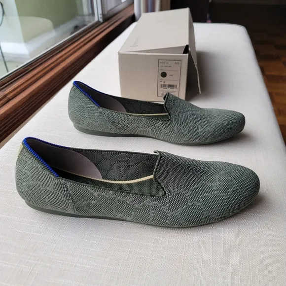 New! Rothy's sz 11 The Loafer Safari Green Flats Shoes New in box, Never worn