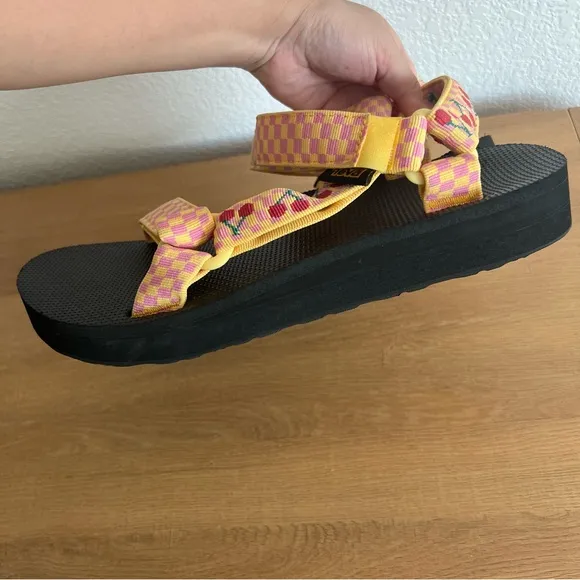 NEW Teva Picnic Cherries Rosebloom Gingham Mid Universal Sandals 11