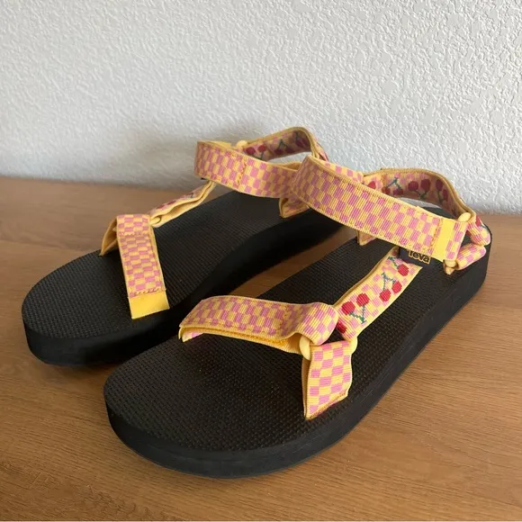 NEW Teva Picnic Cherries Rosebloom Gingham Mid Universal Sandals 11