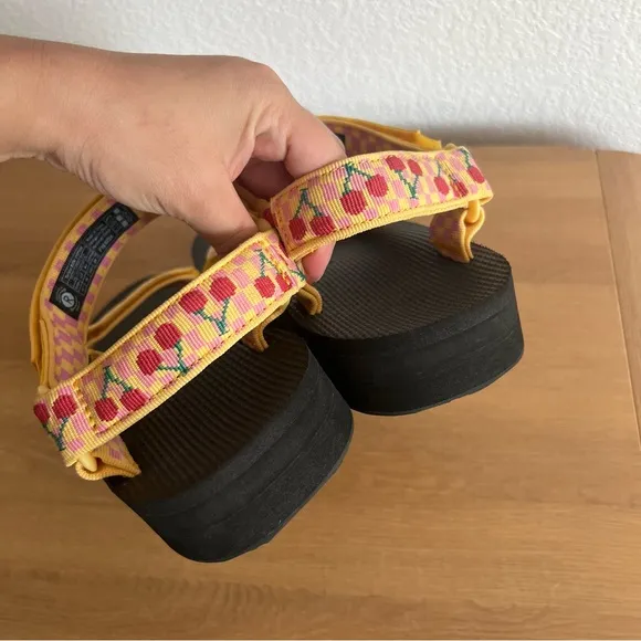 NEW Teva Picnic Cherries Rosebloom Gingham Mid Universal Sandals 11