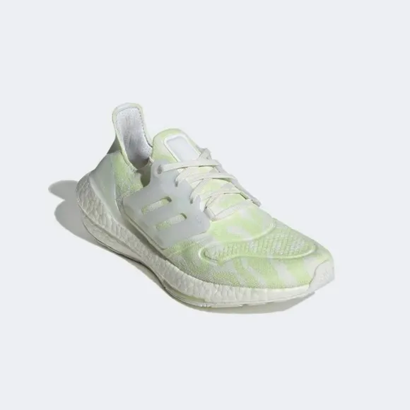 [NEW] Women's Adidas UltraBoost 22 Shoes GX6302