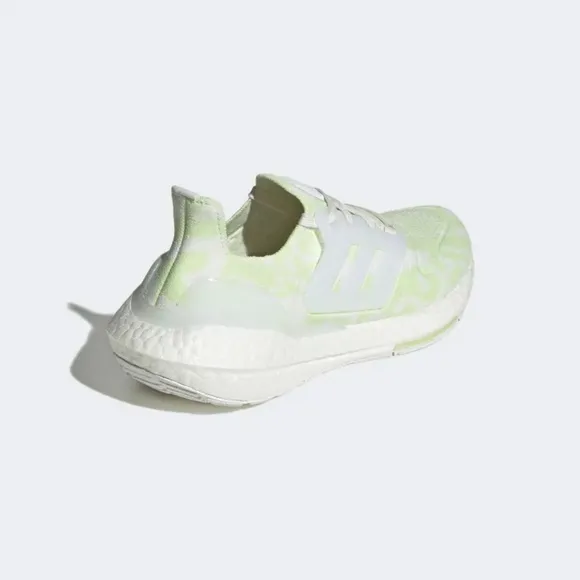 [NEW] Women's Adidas UltraBoost 22 Shoes GX6302