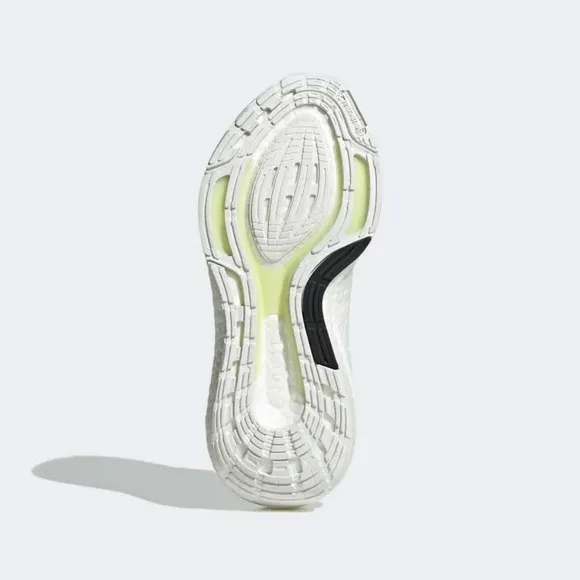 [NEW] Women's Adidas UltraBoost 22 Shoes GX6302