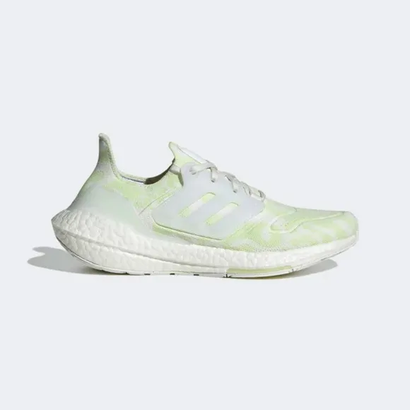 [NEW] Women's Adidas UltraBoost 22 Shoes GX6302
