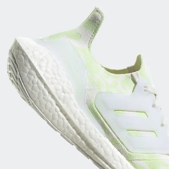 [NEW] Women's Adidas UltraBoost 22 Shoes GX6302