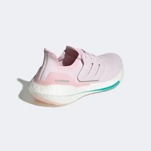 [NEW] Women's Adidas UltraBOOST 22 Shoes GX8016
