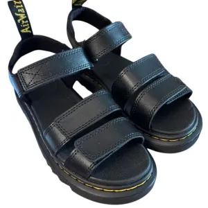 NIB Dr. Martens Klaire J Black Sandals Unisex Little Big Kids US 2 Boy 3 Girl
