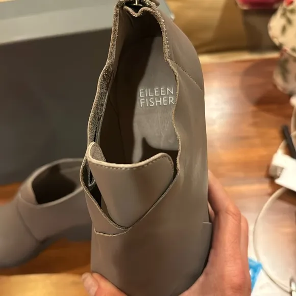 NIB Eileen Fisher COSMO-OL Ankle Boot Booties Oiled Leather Graphite 3.5” Heel 9