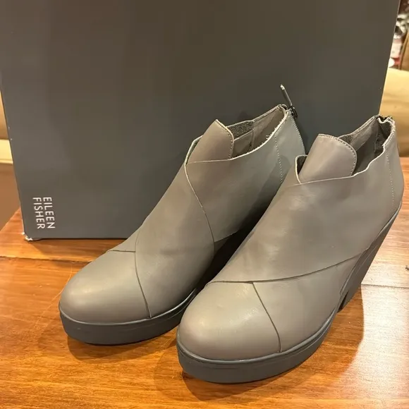 NIB Eileen Fisher COSMO-OL Ankle Boot Booties Oiled Leather Graphite 3.5” Heel 9