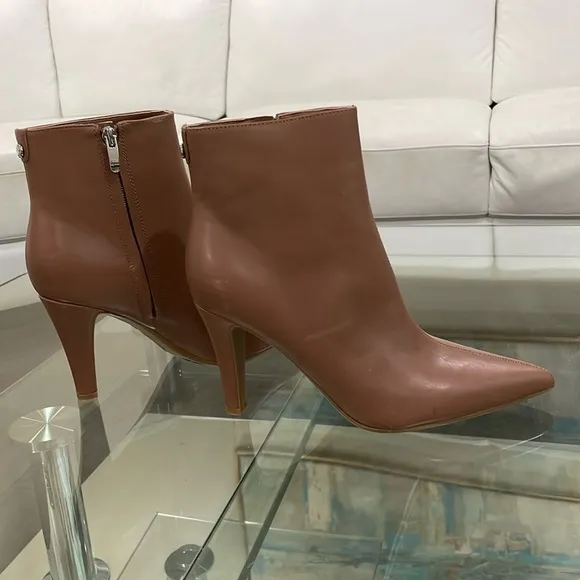 NIB Nine West caramel leather booties ankle boots in dark tan real leather 8 new