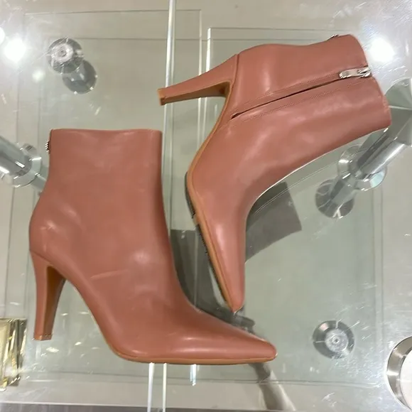 NIB Nine West caramel leather booties ankle boots in dark tan real leather 8 new