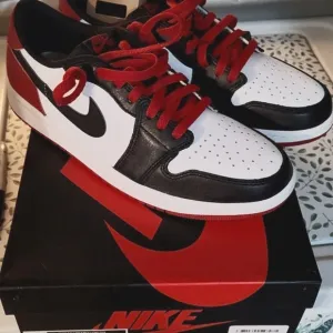 Nike Air Jordan 1 Low Size 10 mens. Shoes Has Never Been Worn.