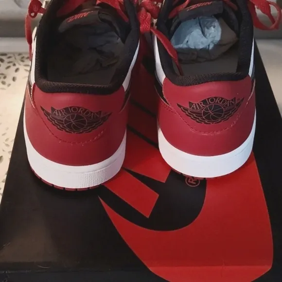 Nike Air Jordan 1 Low Size 10 mens. Shoes Has Never Been Worn.