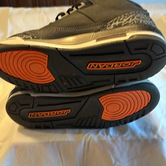 Nike Air Jordan 3 Retro Fear Pack , 4.5Y , $46